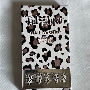 FingerNails, Red Aspen
"Awfully Purr-ty, Posy"